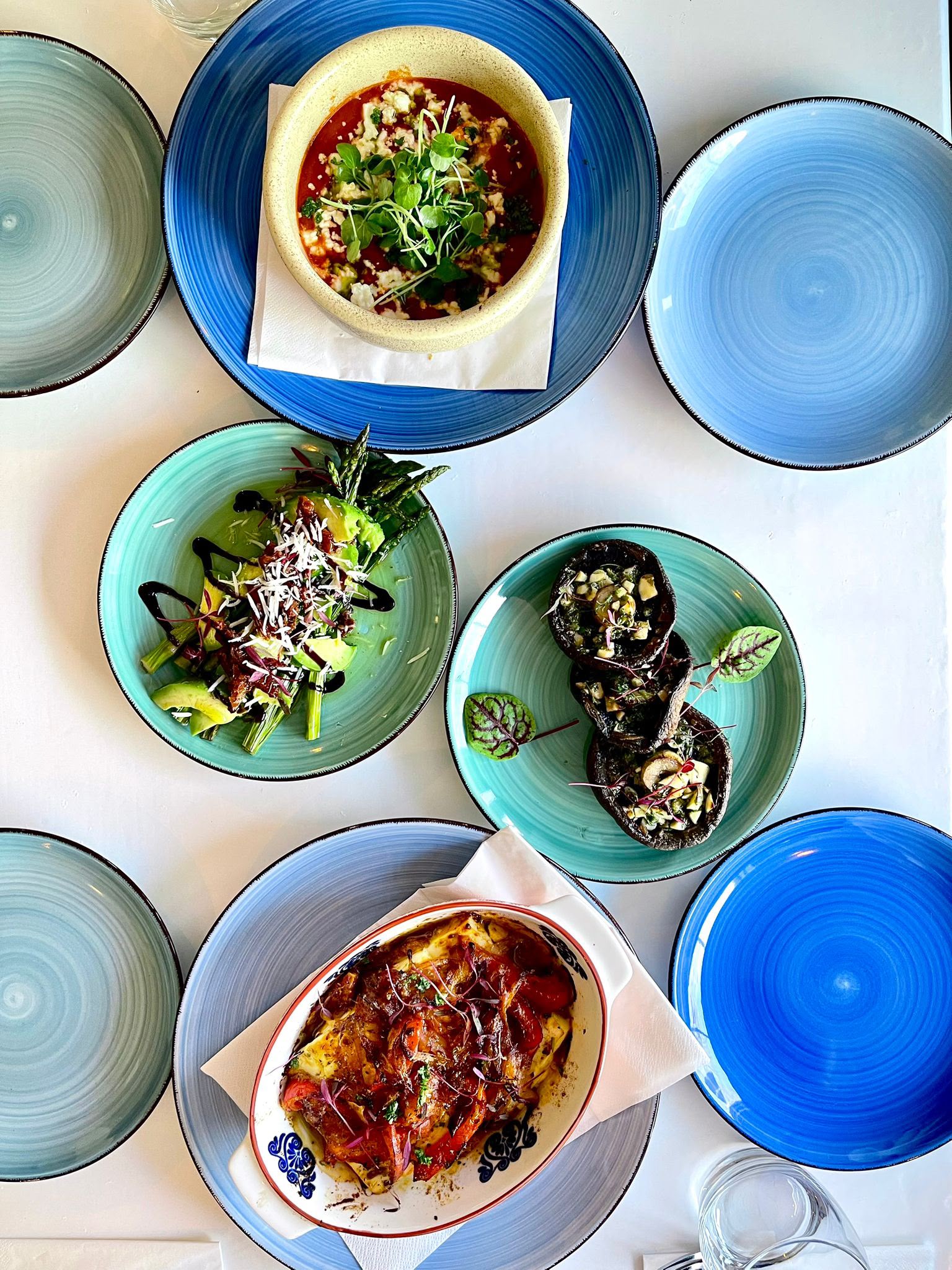 Restaurant sharing table · overhead view at Soleá